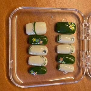 Press‎ On Nails Short Square Green White Floral Rhinestone Accent